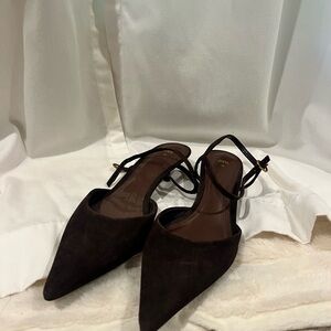 Zara Brown velvet kitten heels 

Size 39